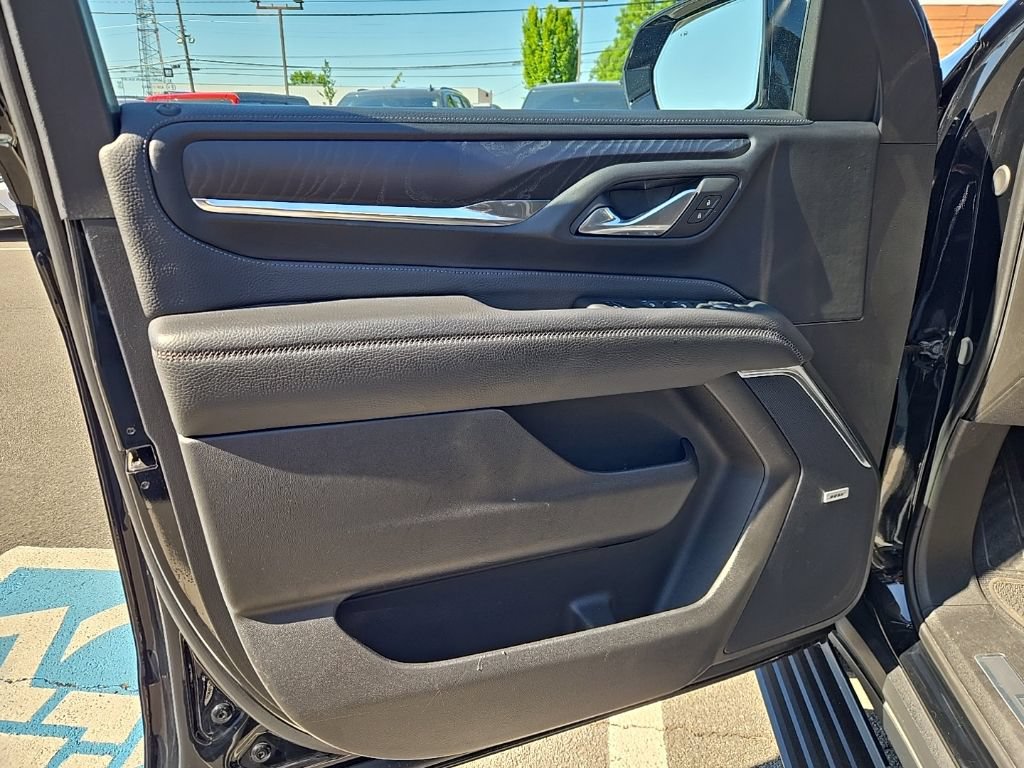 Used 2024 GMC Yukon XL Denali AWD/4WD image 12
