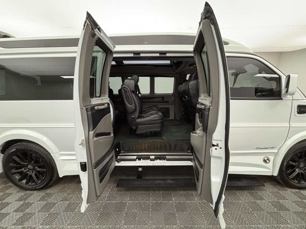 Used 2020 Chevrolet Express 2500 Extended w/ Enhanced Convenience Package image 6