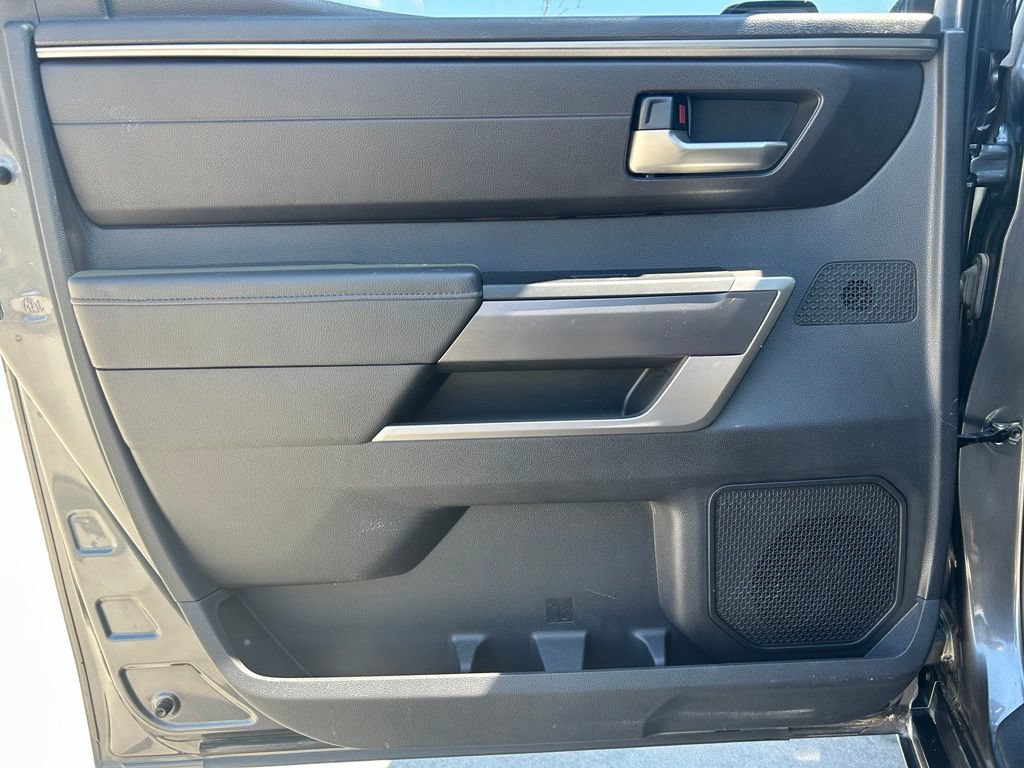 Used 2022 Toyota Tundra SR5 w/ SR5 Convenience Package AWD/4WD image 25