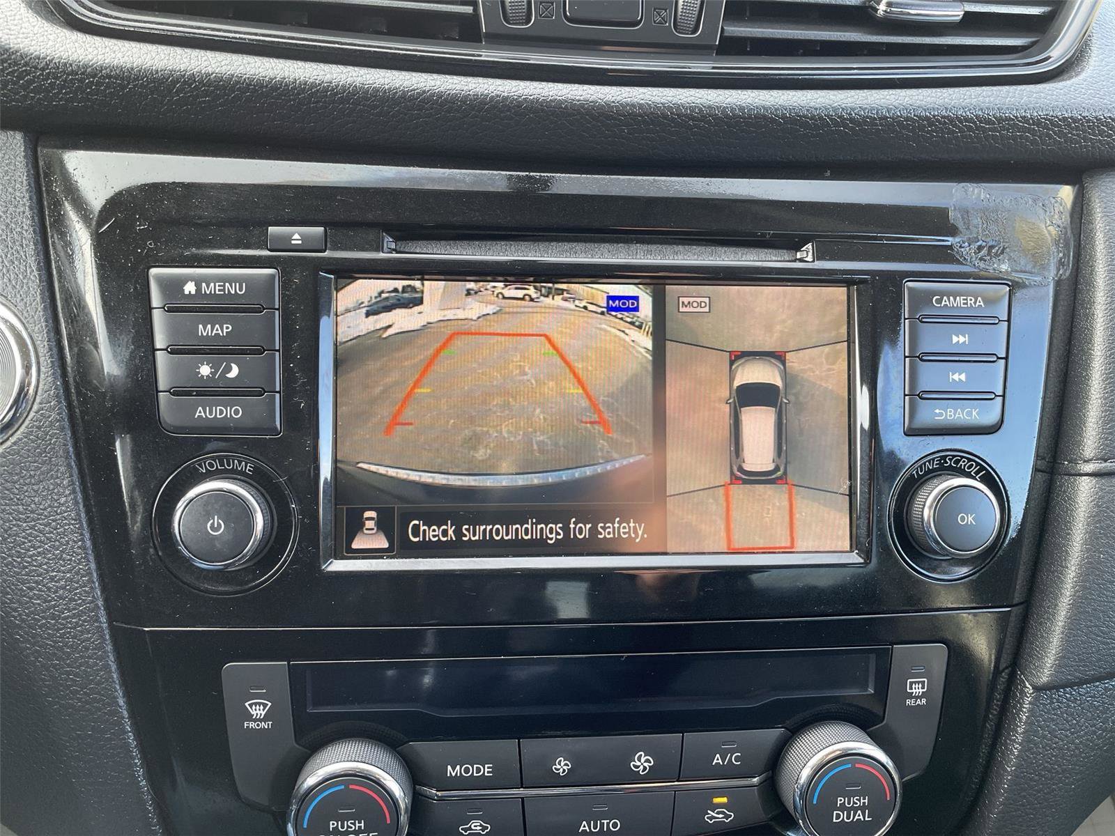 Used 2018 Nissan Rogue SV w/ Premium Package image 18