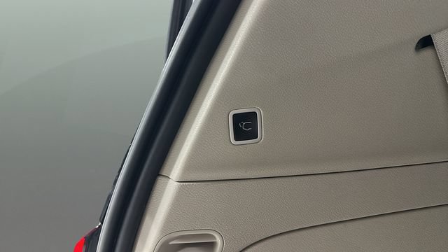 Used 2024 Chrysler Pacifica Touring-L FWD image 27