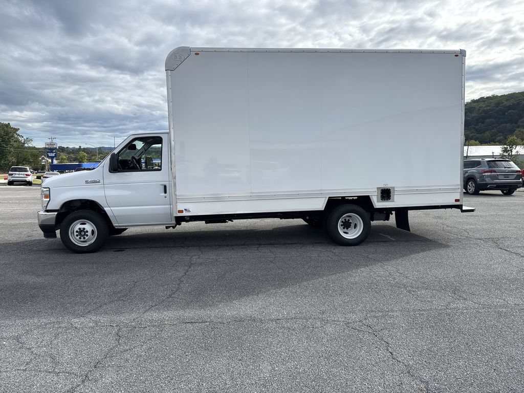 New 2026 Ford E-450 and Econoline 450 Super Duty w/ Power Equipment Group RWD image 3