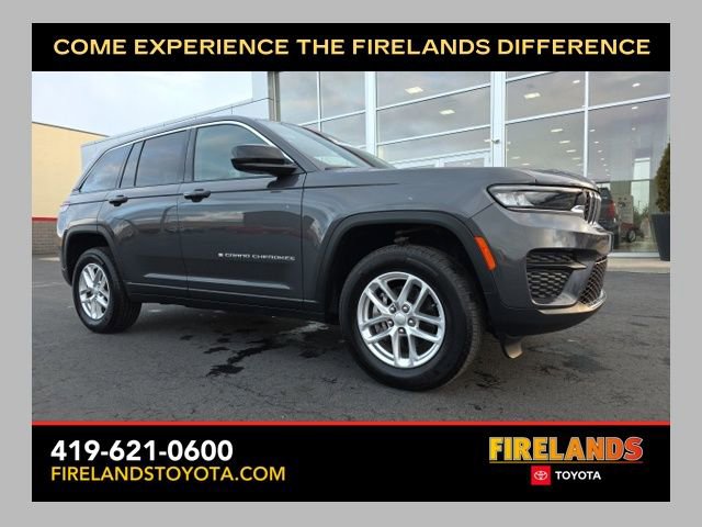 Used 2025 Jeep Grand Cherokee Laredo X image 1