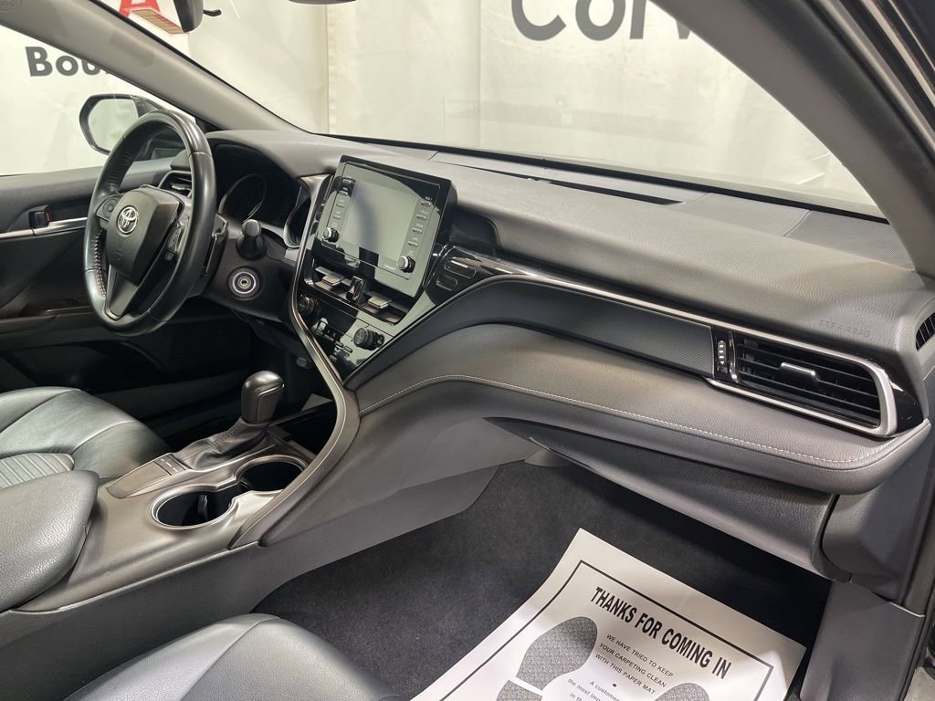 Used 2024 Toyota Camry SE image 11