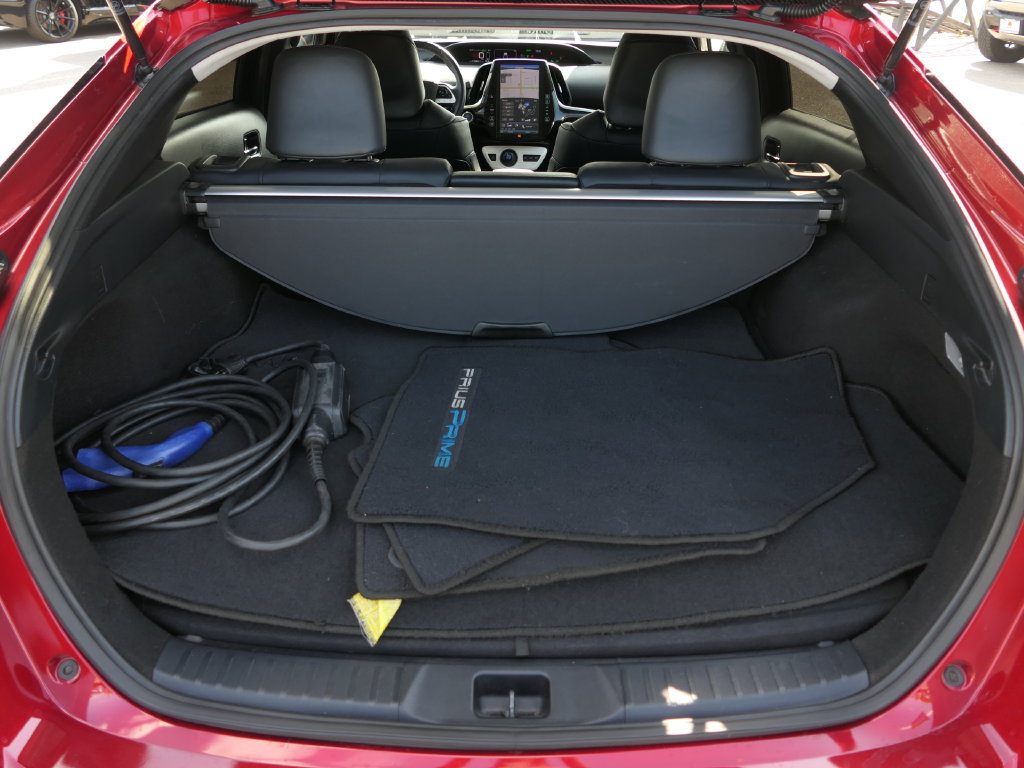 Used 2017 Toyota Prius Prime Advanced w/ Carpet Mat Package FWD image 21