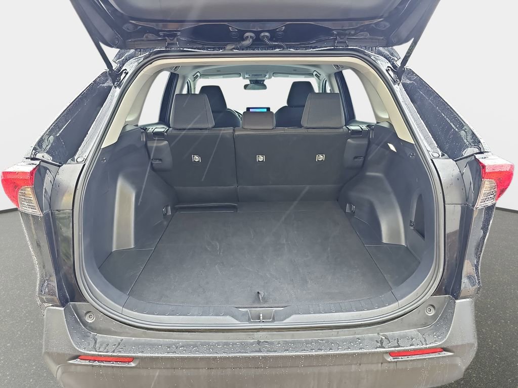 Used 2025 Toyota RAV4 LE image 14