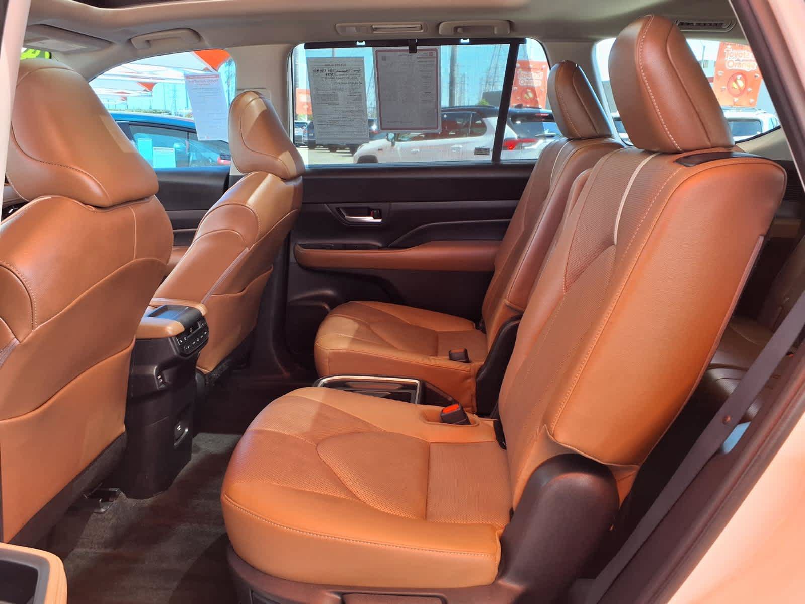 Certified 2024 Toyota Grand Highlander AWD image 12