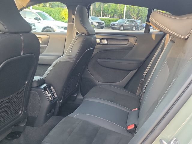 Used 2022 Volvo C40 P8 Recharge Ultimate AWD/4WD image 8