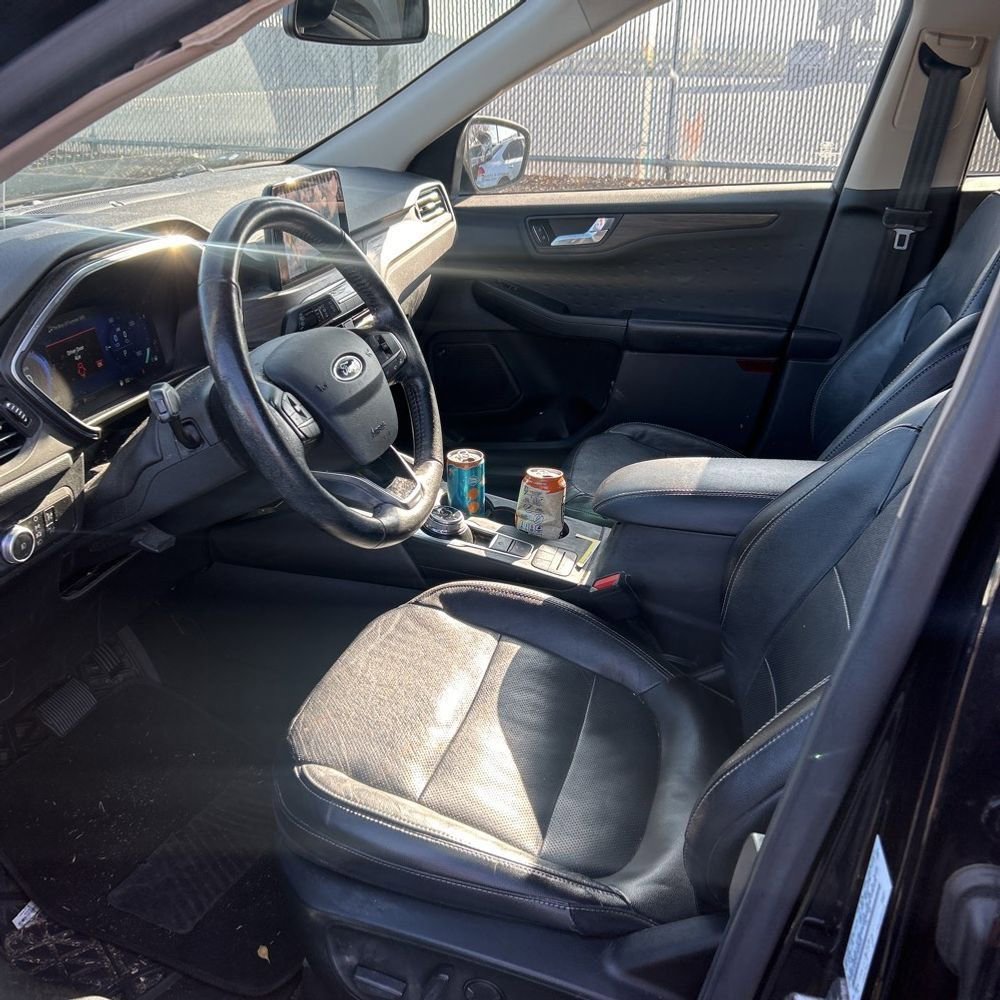 Used 2020 Ford Escape Titanium w/ Titanium Premium Package 2.0 image 7