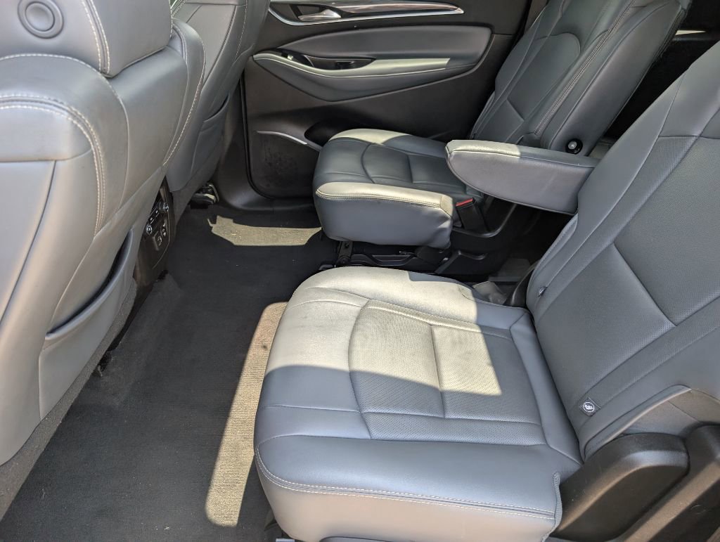 Used 2019 Buick Enclave Essence FWD image 9