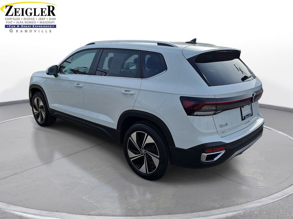 Used 2025 Volkswagen Taos SE AWD/4WD image 7