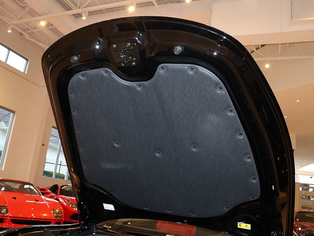Certified 2025 Ferrari Roma Spider RWD image 41