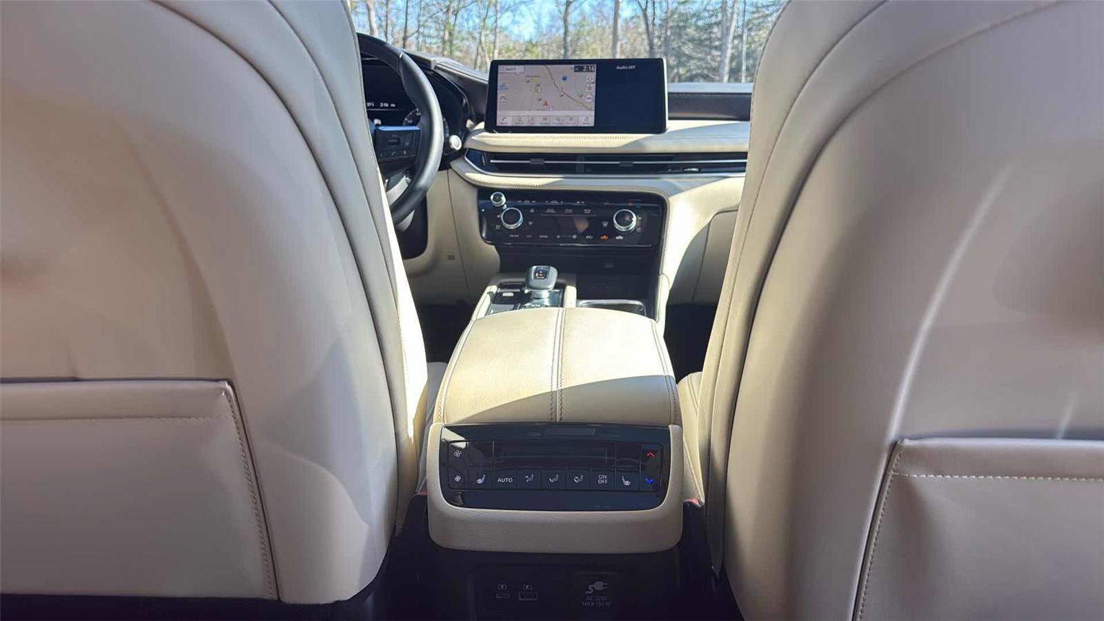 Used 2023 INFINITI QX60 Sensory w/ Cargo Package image 28