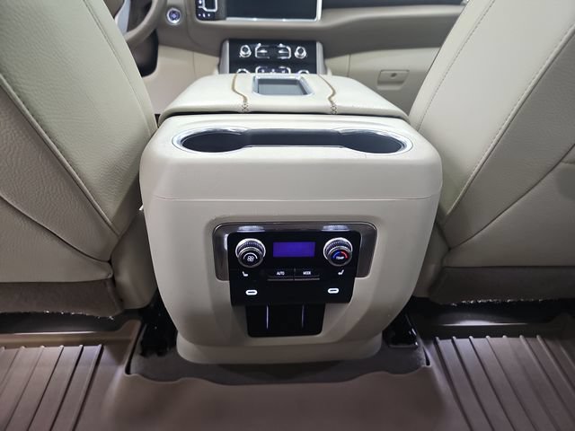 Used 2023 GMC Yukon XL Denali AWD/4WD image 42