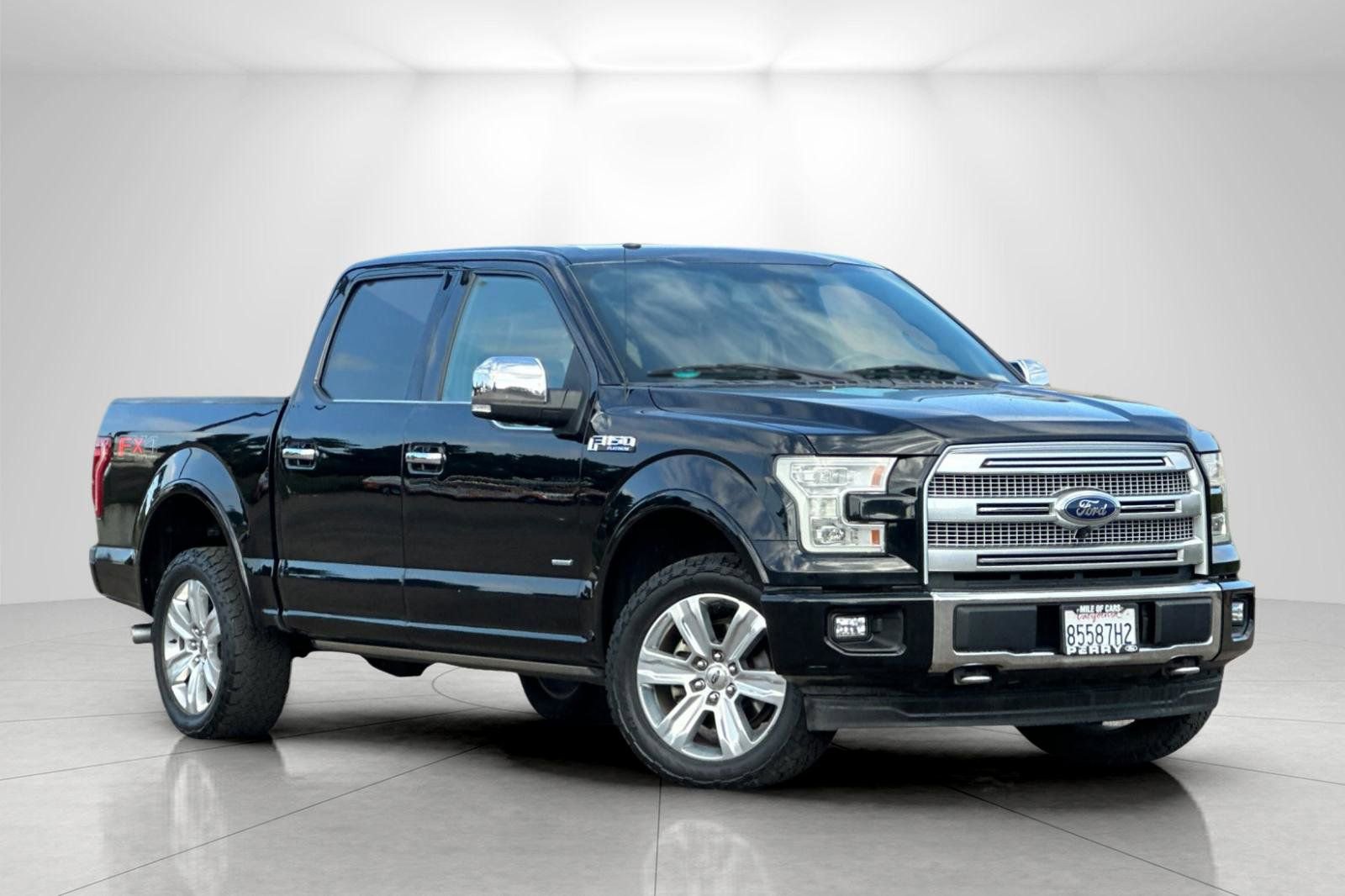 Used 2017 Ford F150 Platinum w/ Equipment Group 701A Luxury AWD/4WD image 1