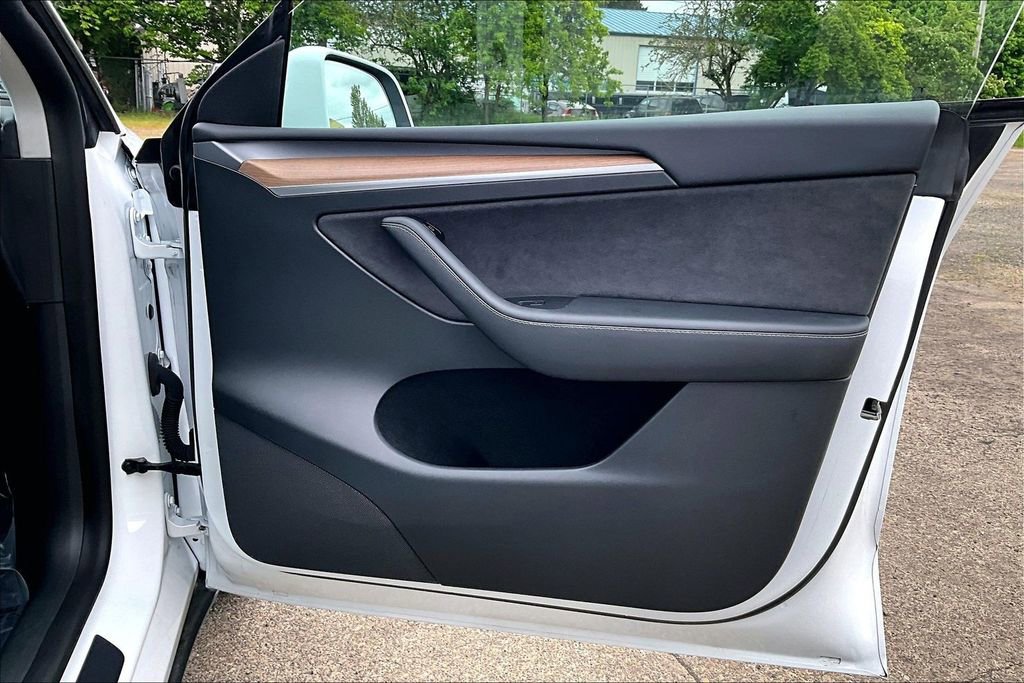 Used 2022 Tesla Model Y Performance AWD/4WD image 23