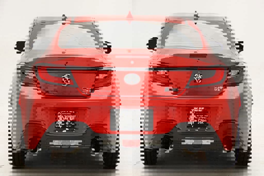 Used 2024 Toyota GR86 image 8