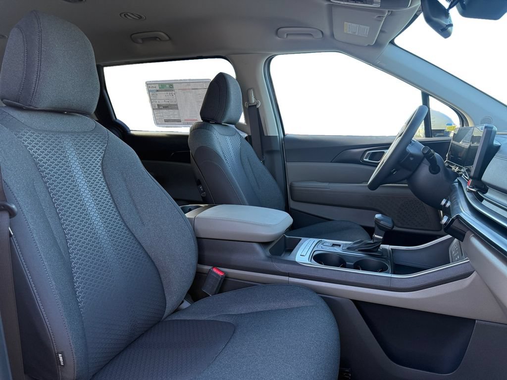New 2026 Kia Carnival LX FWD image 15