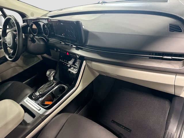 Used 2024 Kia Carnival EX FWD image 31