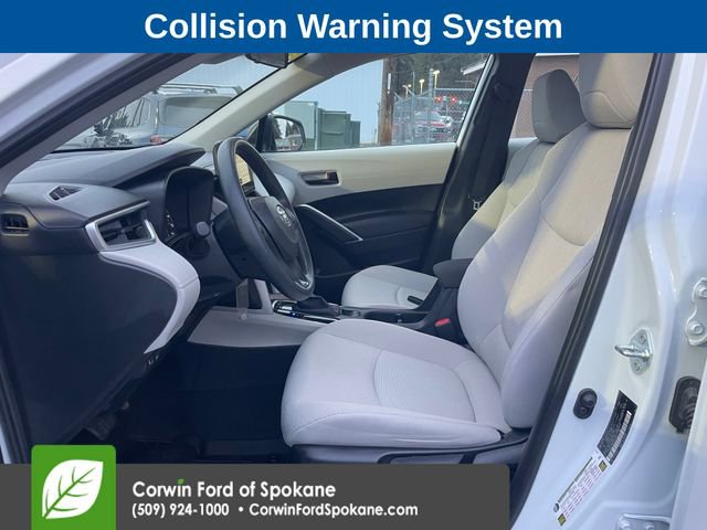 Used 2024 Toyota Corolla Cross L image 2