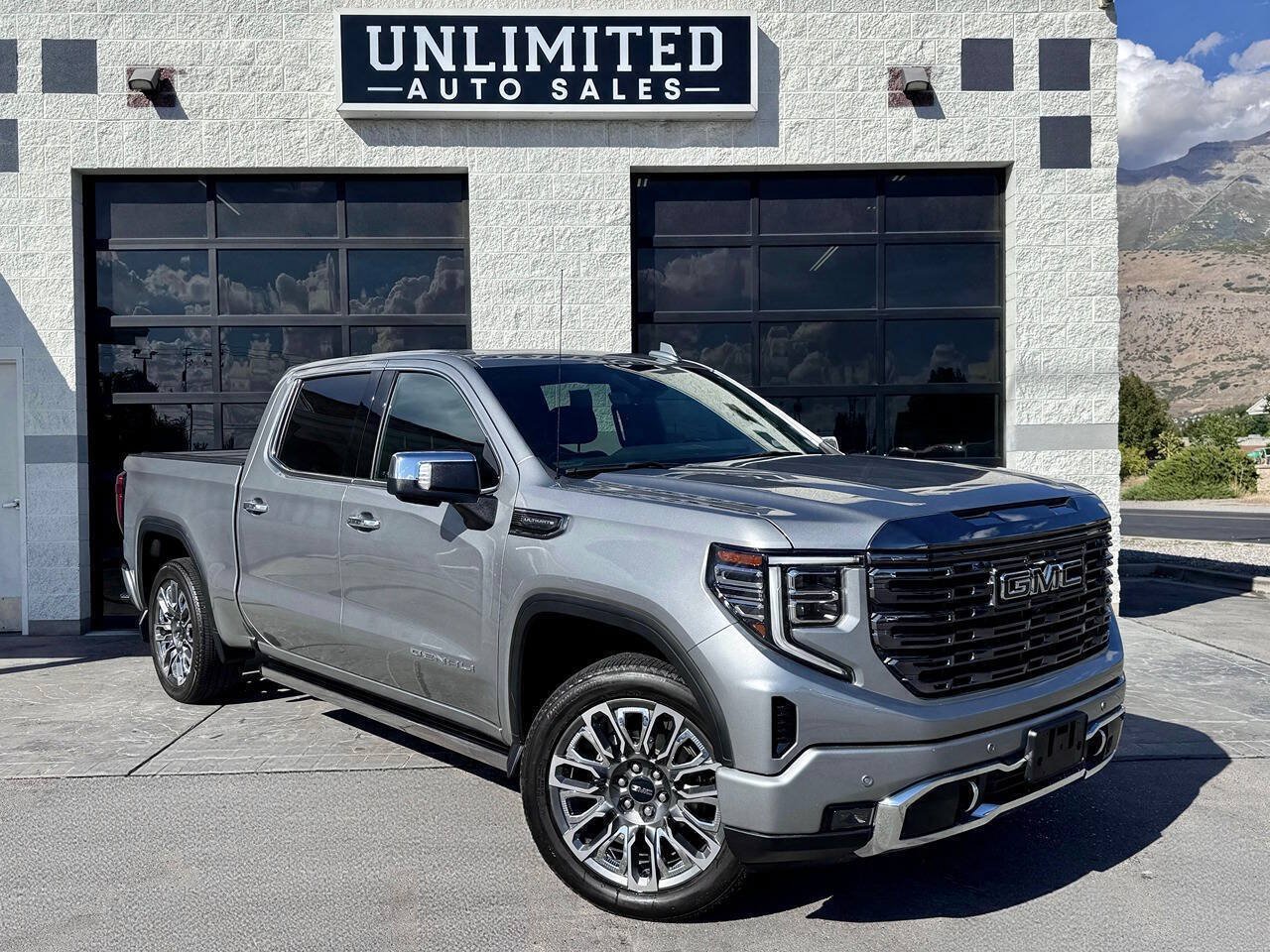 Used 2023 GMC Sierra 1500 Denali Ultimate AWD/4WD image 2