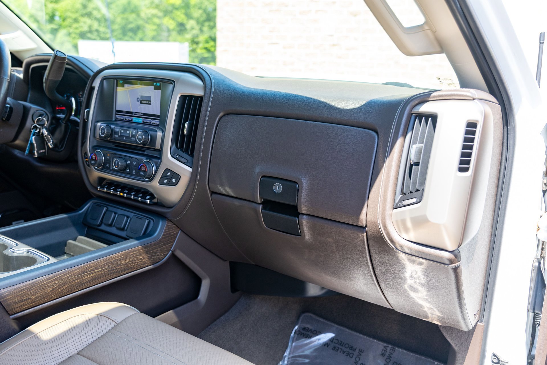 Used 2017 GMC Sierra 2500 Denali w/ Duramax Plus Package AWD/4WD image 31