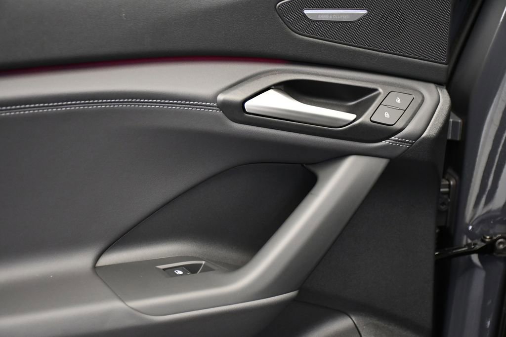 New 2025 Audi Q6 e-tron Premium Plus image 41