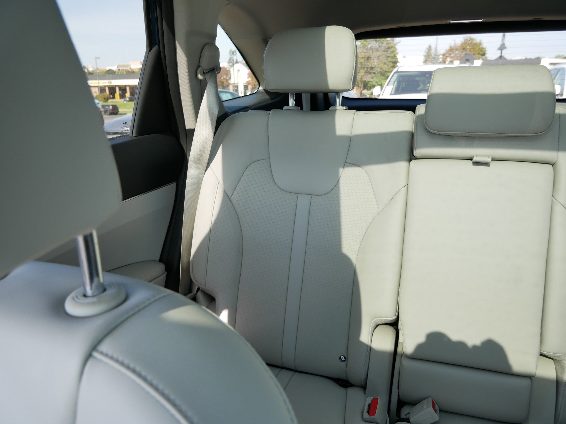 Used 2024 Kia Sorento S w/ Panoramic Sunroof Package AWD/4WD image 12