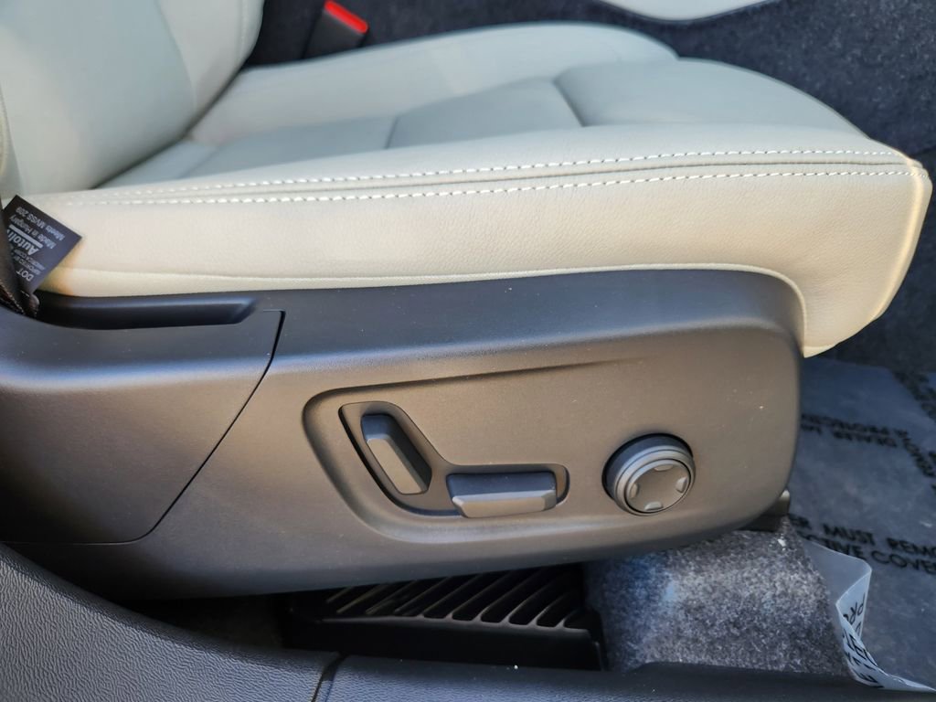 New 2026 Volvo XC40 B5 Ultra w/ Climate Package image 20