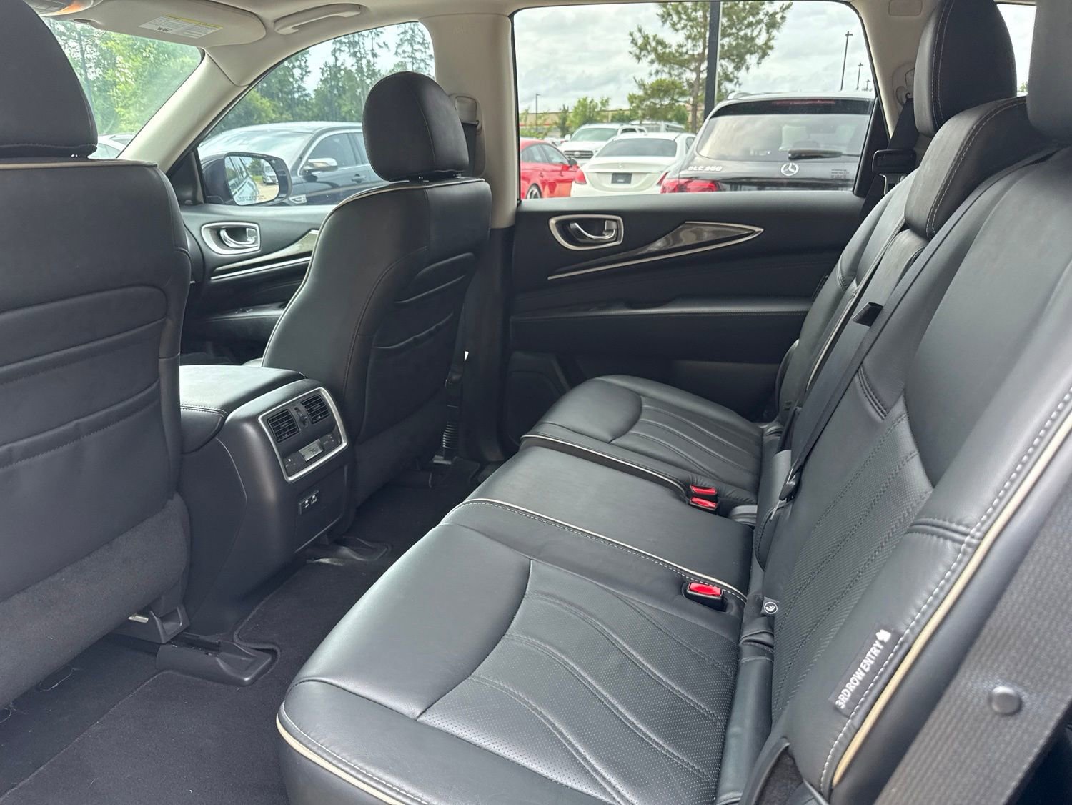 Used 2020 INFINITI QX60 Luxe w/ Essential Package FWD image 10