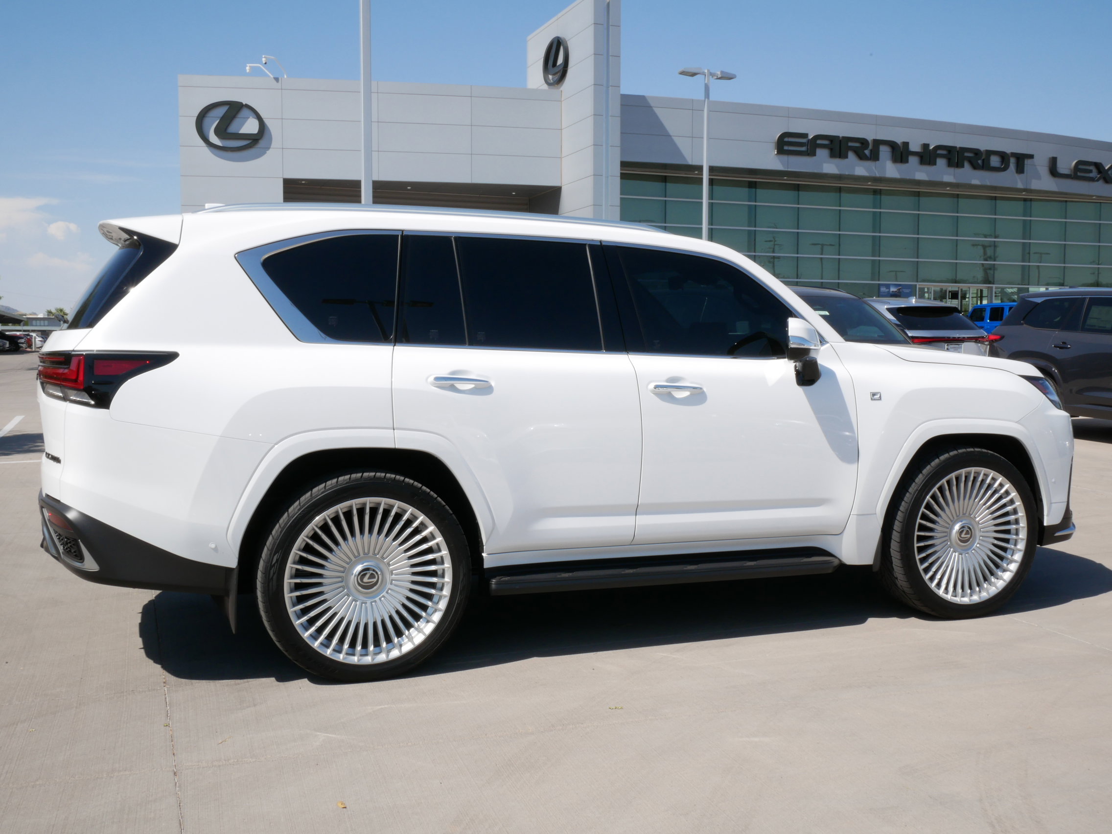 New 2025 Lexus LX 700h F Sport image 7