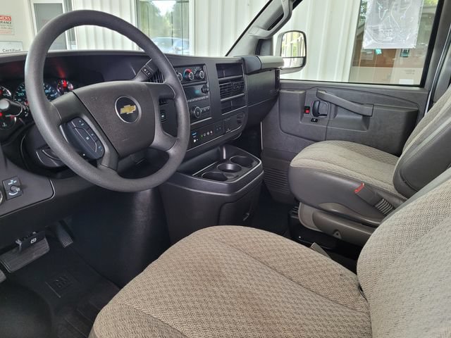 Used 2025 Chevrolet Express 3500 LT w/ LT Preferred Equipment Group RWD image 10
