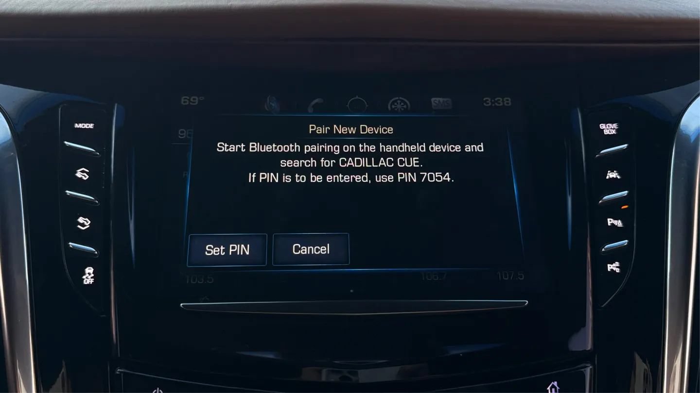 Used 2017 Cadillac Escalade Platinum RWD image 39