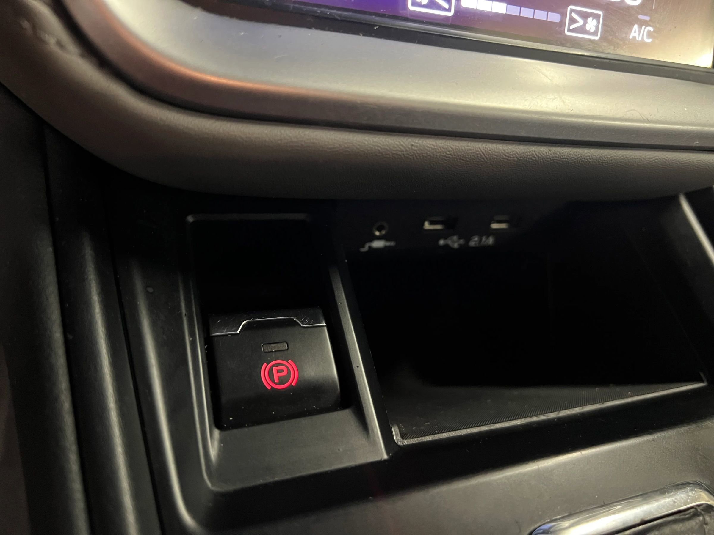 Used 2020 Subaru Legacy w/ Alloy Wheel Package image 17