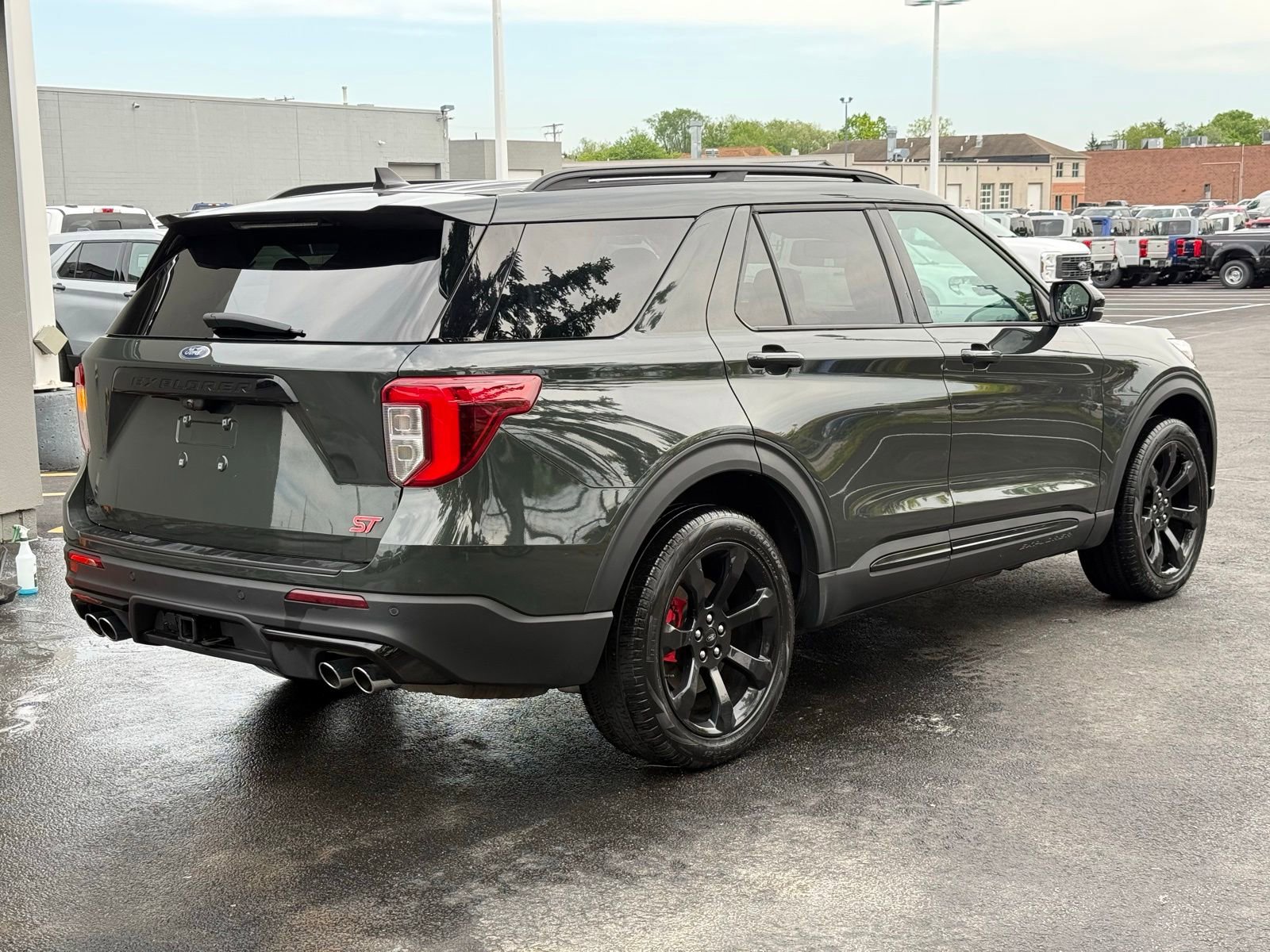 Used 2023 Ford Explorer ST w/ Equipment Group 401A AWD/4WD image 3