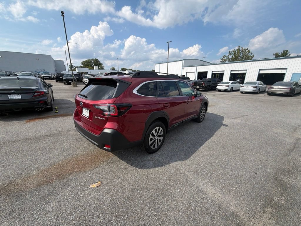Used 2025 Subaru Outback Premium AWD/4WD image 3