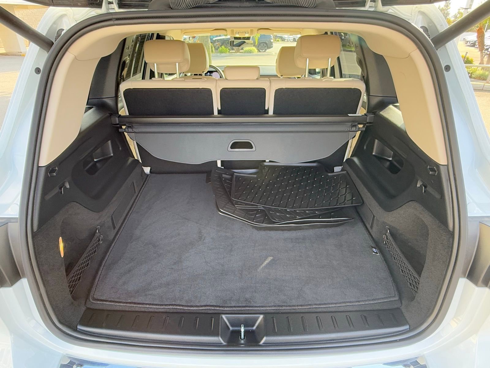 Used 2023 Mercedes-Benz EQB 300 4MATIC image 17