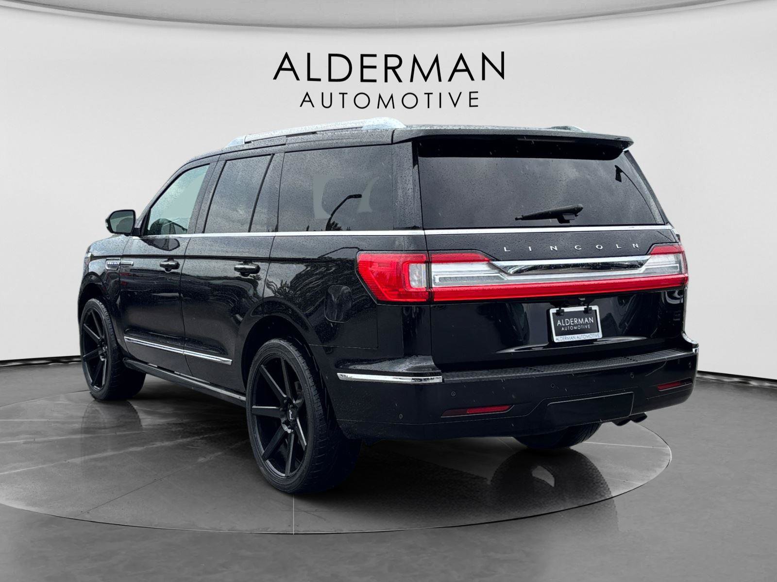 Used 2021 Lincoln Navigator Reserve w/ Equipment Group 208A AWD/4WD image 4