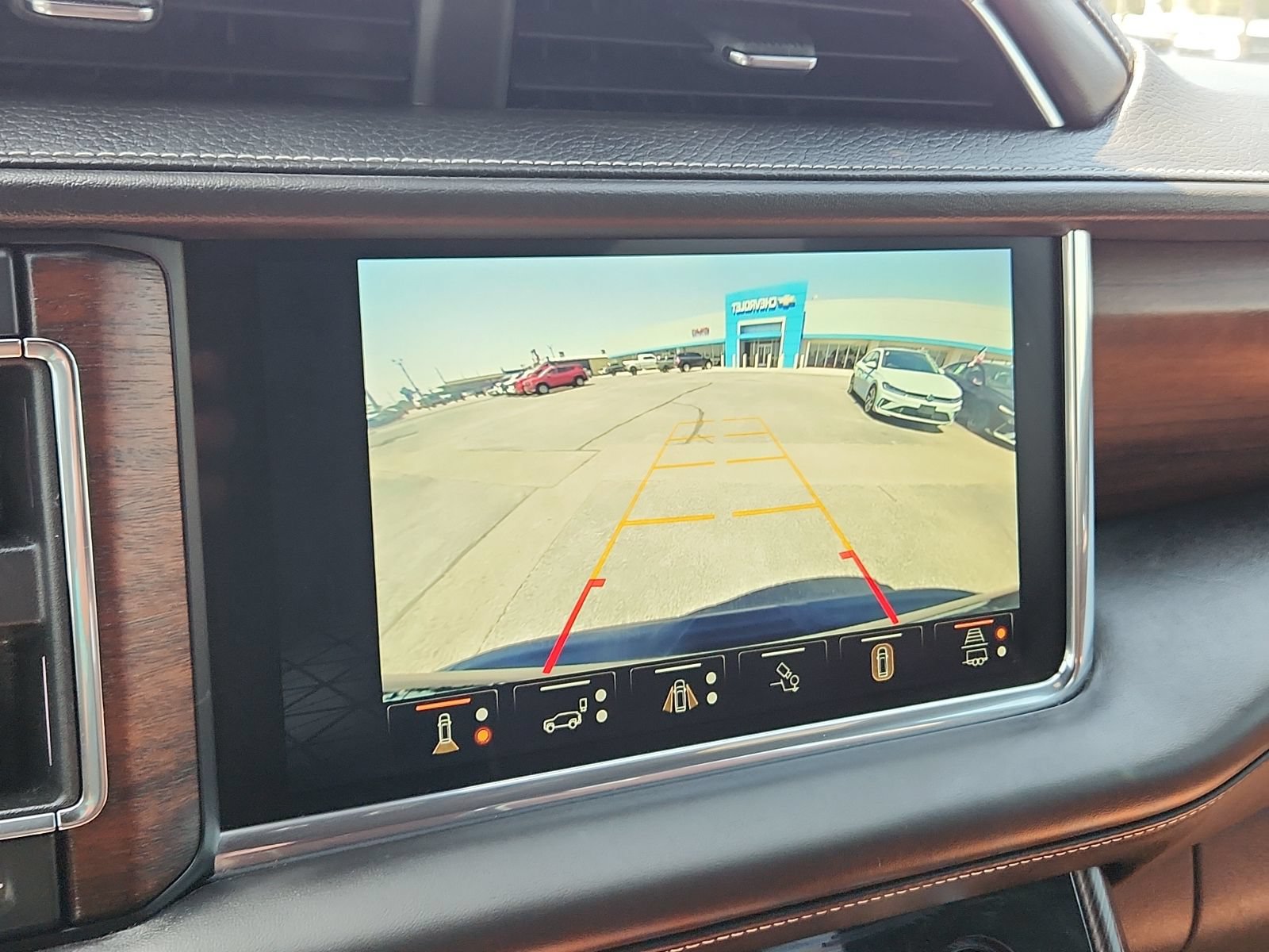 Used 2023 GMC Yukon Denali Ultimate AWD/4WD image 13
