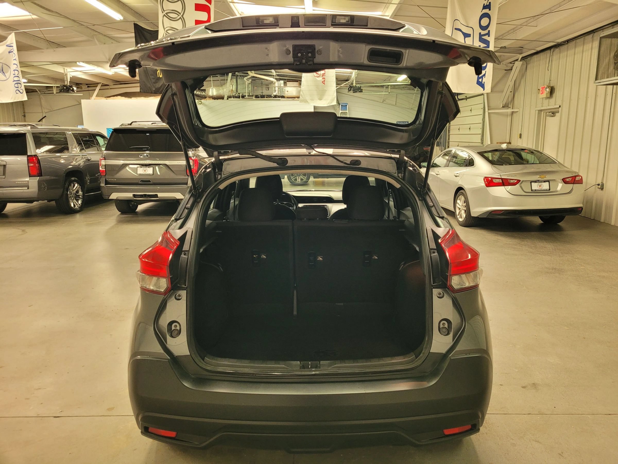 Used 2019 Nissan Kicks S FWD image 33