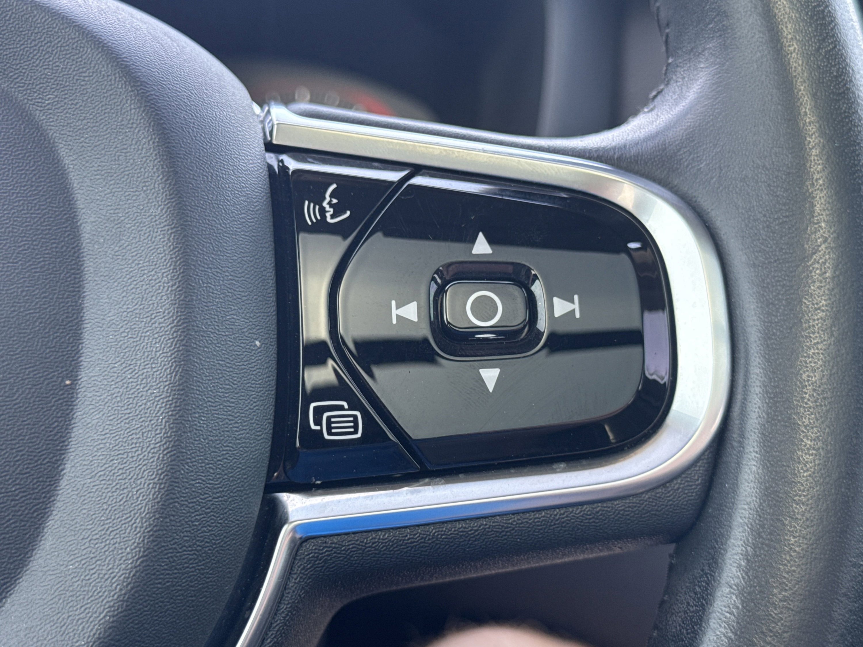 Used 2021 Volvo XC60 T5 Inscription image 45