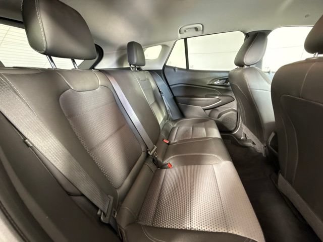 Used 2024 Chevrolet Trax LT FWD image 29