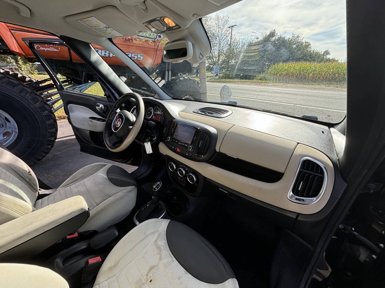 Used 2014 FIAT 500L Easy w/ Popular Equipment Group FWD image 19