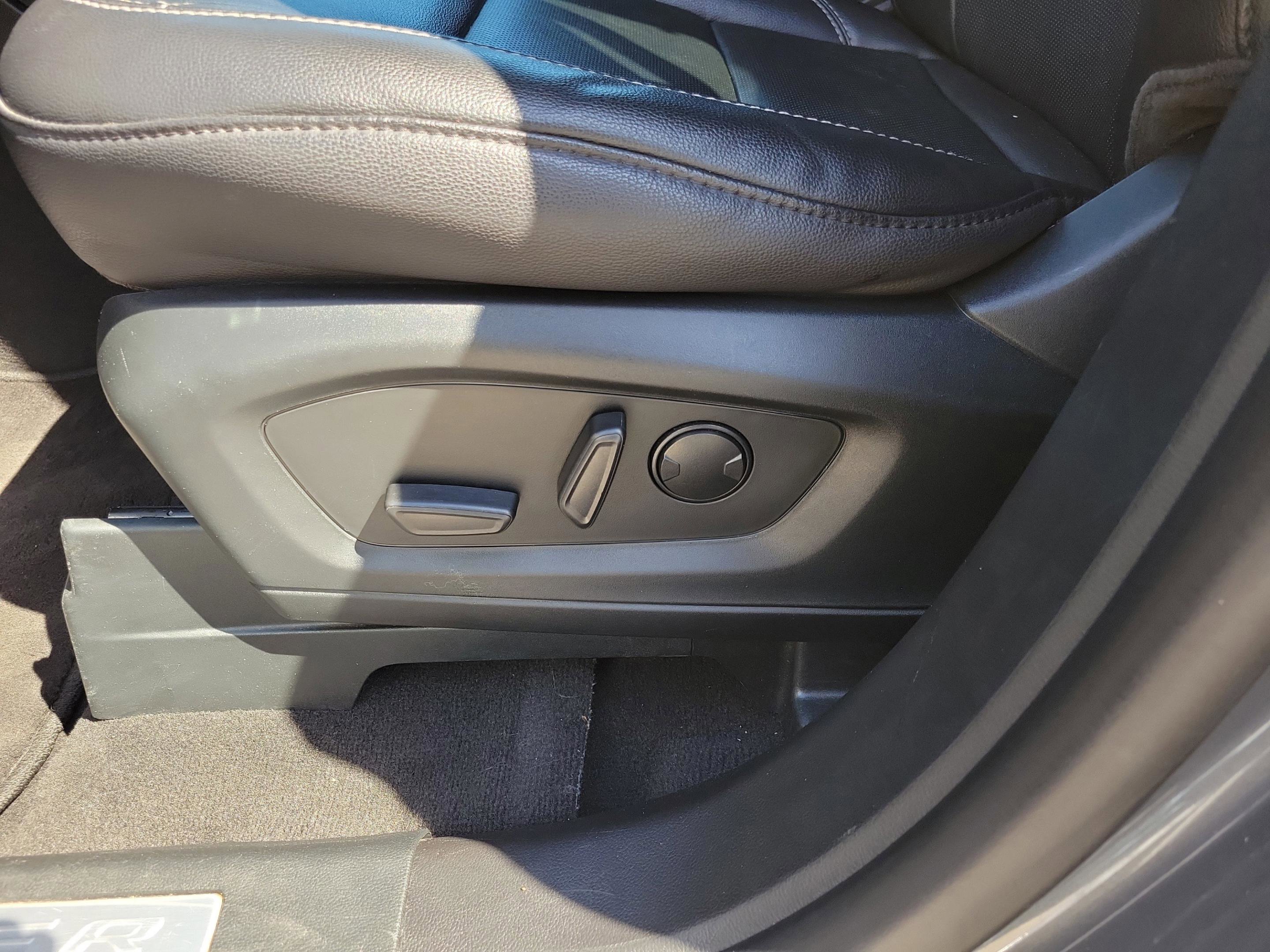 Used 2023 Ford Explorer Limited w/ Equipment Group 301A image 9