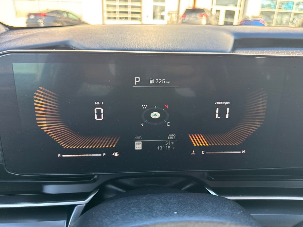 Certified 2025 Kia Carnival image 16