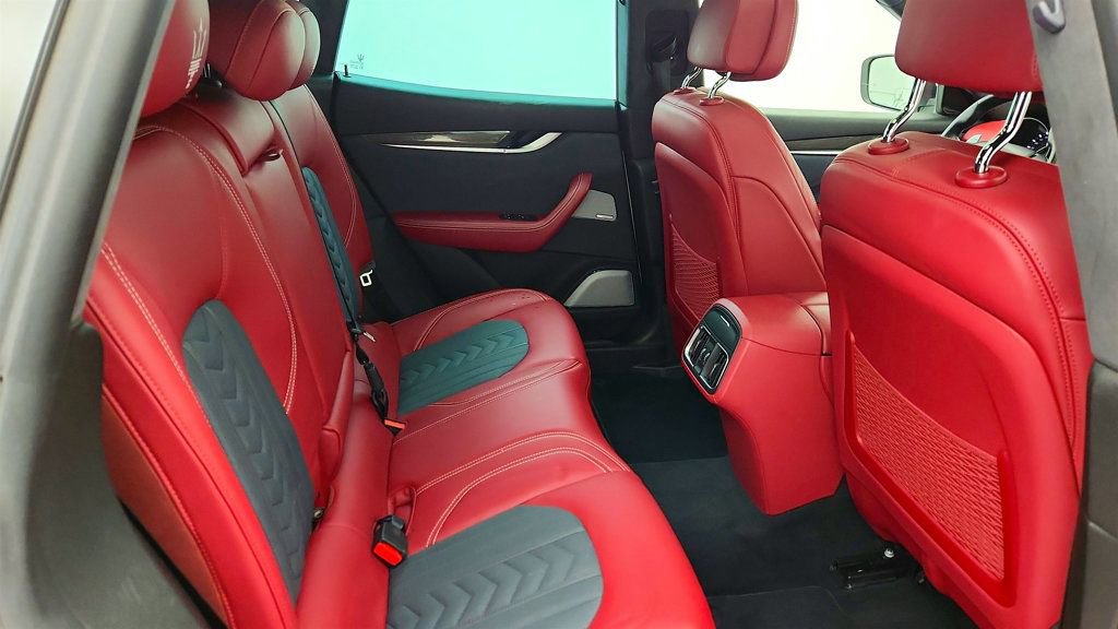 Used 2019 Maserati Levante GranLusso image 24