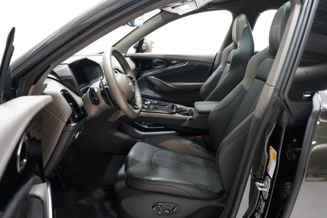 Used 2025 Aston Martin DBX 707 AWD/4WD image 23