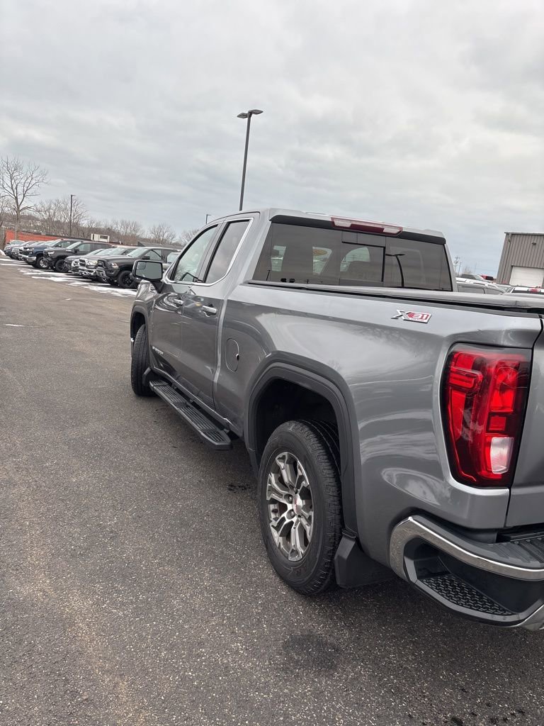 Used 2020 GMC Sierra 1500 SLE w/ SLE Value Package image 3