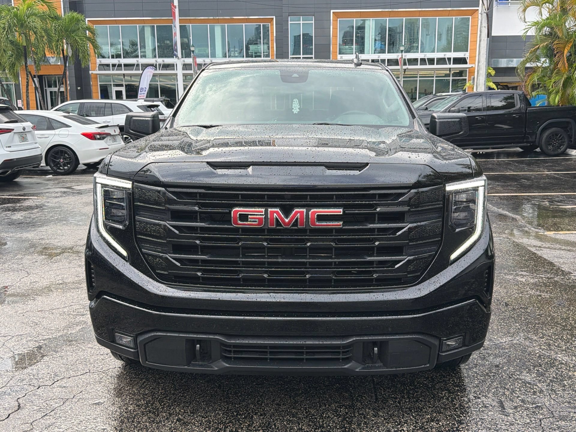 Used 2025 GMC Sierra 1500 Elevation RWD image 9