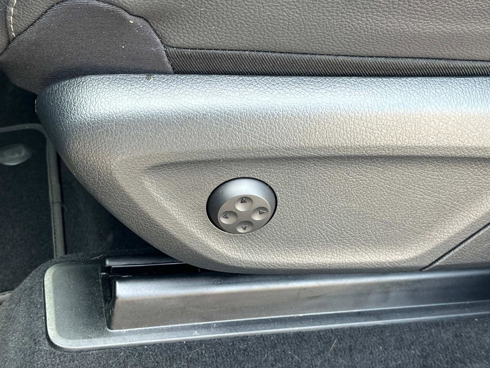 Certified 2025 Mercedes-Benz GLE 350 4MATIC image 21